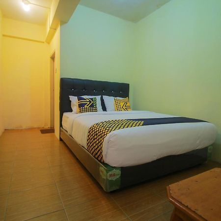 Spot On 2305 Andys Nur Penginapan Dumai Extérieur photo