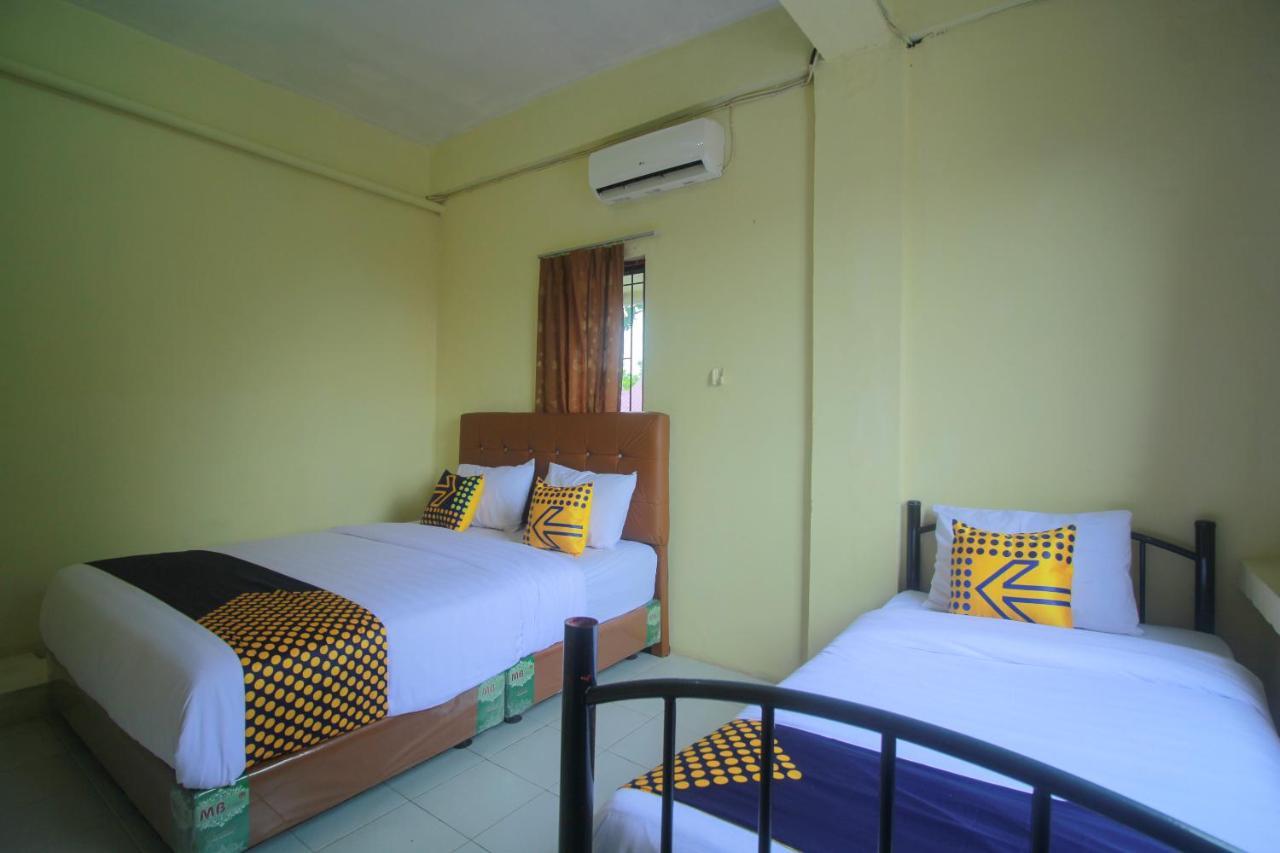 Spot On 2305 Andys Nur Penginapan Dumai Extérieur photo