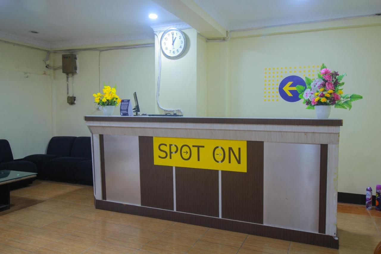Spot On 2305 Andys Nur Penginapan Dumai Extérieur photo