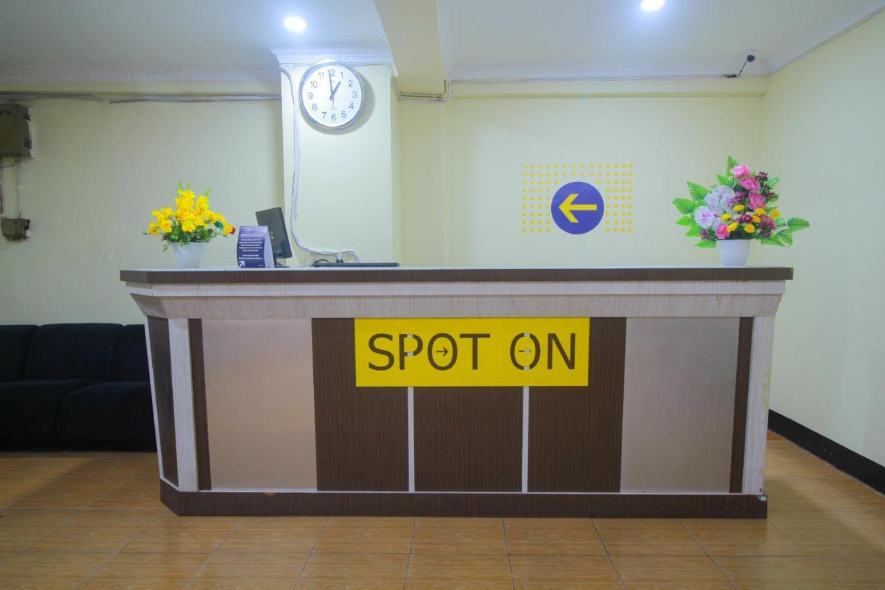 Spot On 2305 Andys Nur Penginapan Dumai Extérieur photo