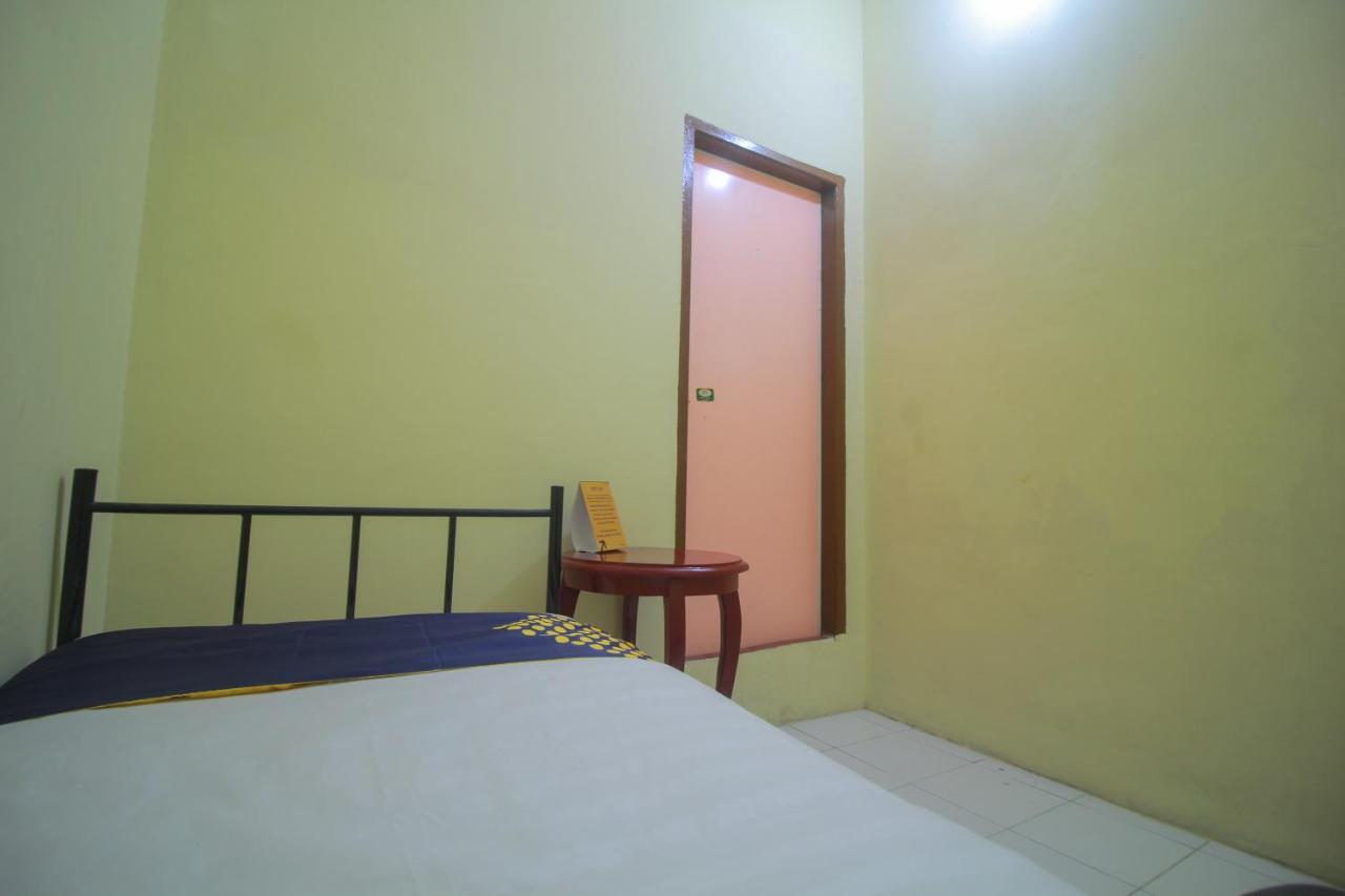 Spot On 2305 Andys Nur Penginapan Dumai Extérieur photo