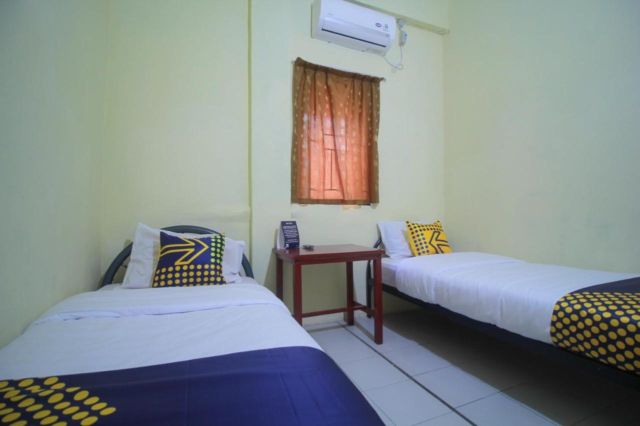 Spot On 2305 Andys Nur Penginapan Dumai Extérieur photo