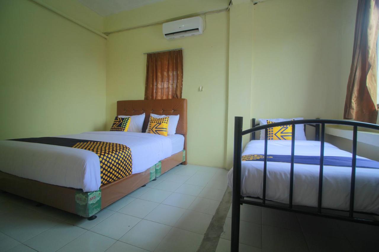 Spot On 2305 Andys Nur Penginapan Dumai Extérieur photo