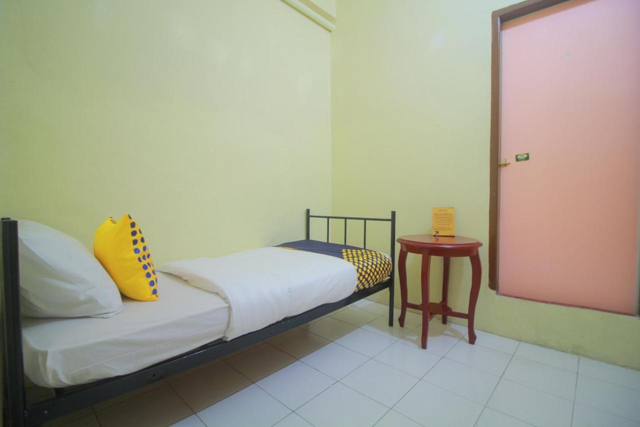 Spot On 2305 Andys Nur Penginapan Dumai Extérieur photo
