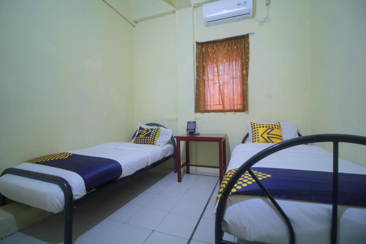 Spot On 2305 Andys Nur Penginapan Dumai Extérieur photo