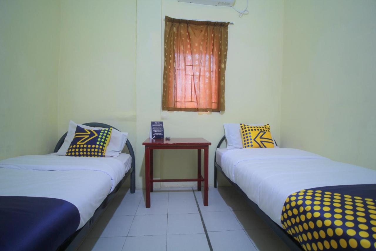 Spot On 2305 Andys Nur Penginapan Dumai Extérieur photo
