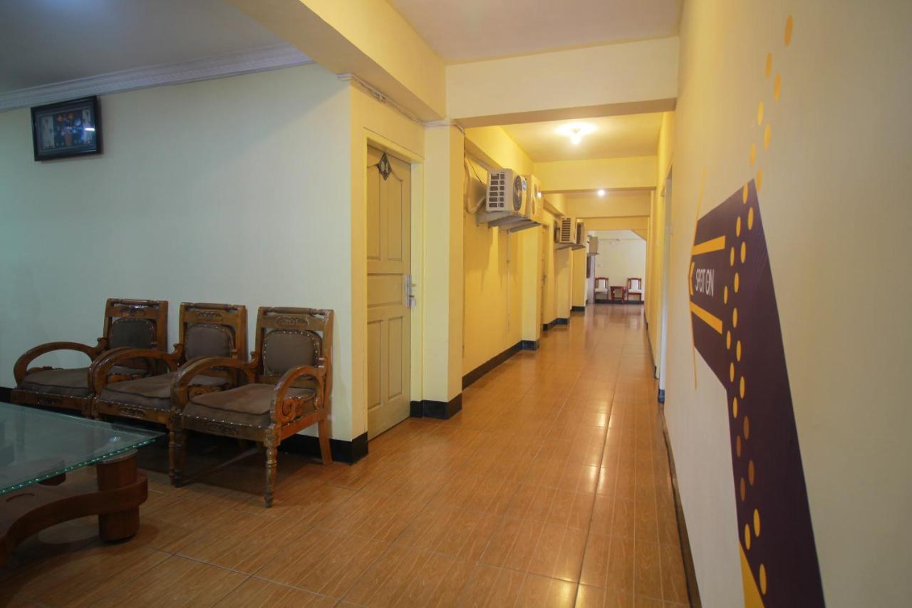Spot On 2305 Andys Nur Penginapan Dumai Extérieur photo