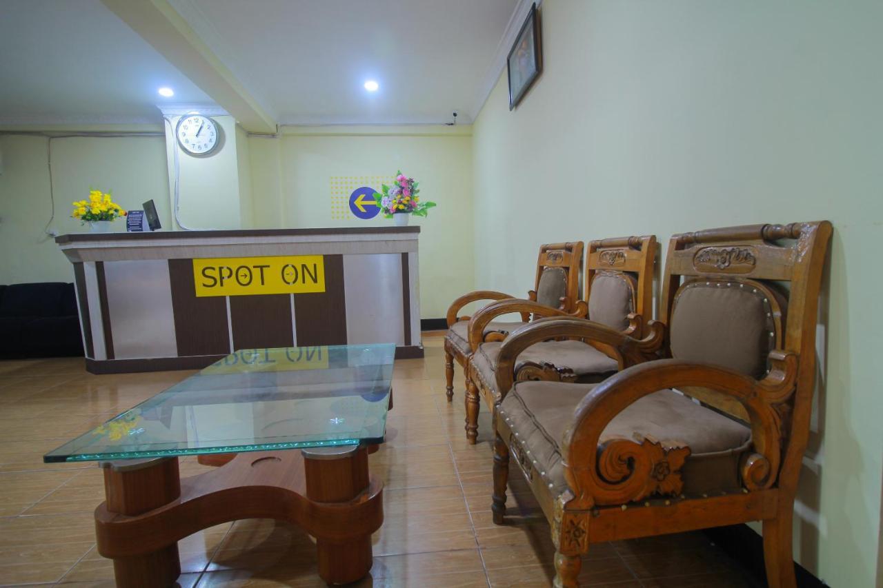 Spot On 2305 Andys Nur Penginapan Dumai Extérieur photo