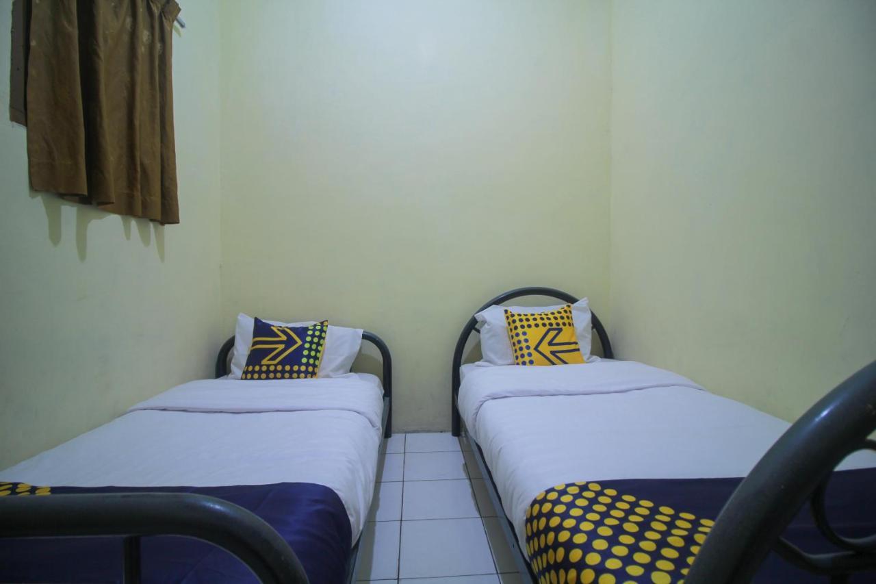 Spot On 2305 Andys Nur Penginapan Dumai Extérieur photo